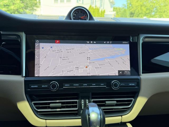 Certified 2021 Porsche Macan S AWD/4WD image 21