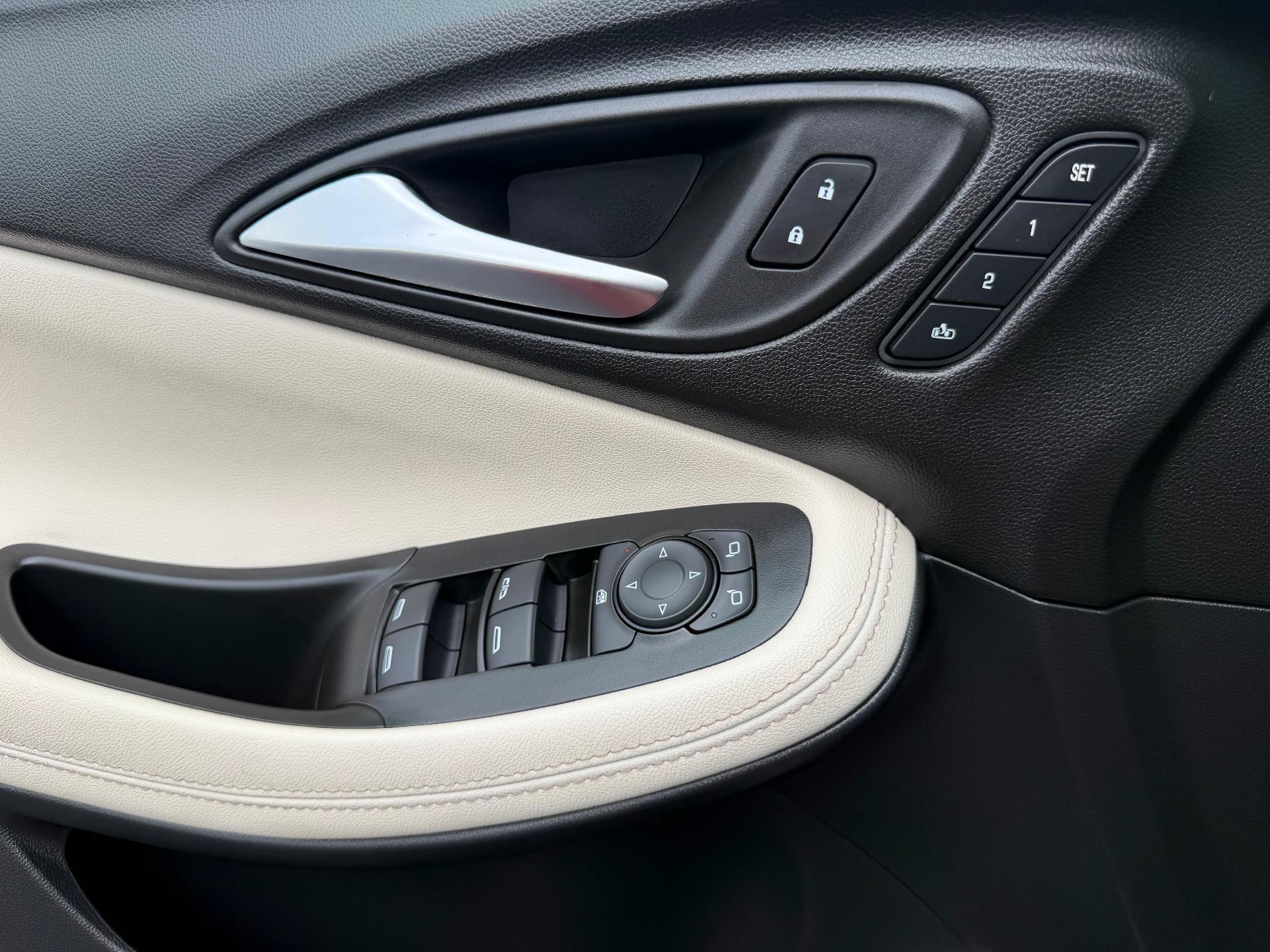 Used 2026 Buick Encore GX Avenir w/ Avenir Technology Package AWD/4WD image 29