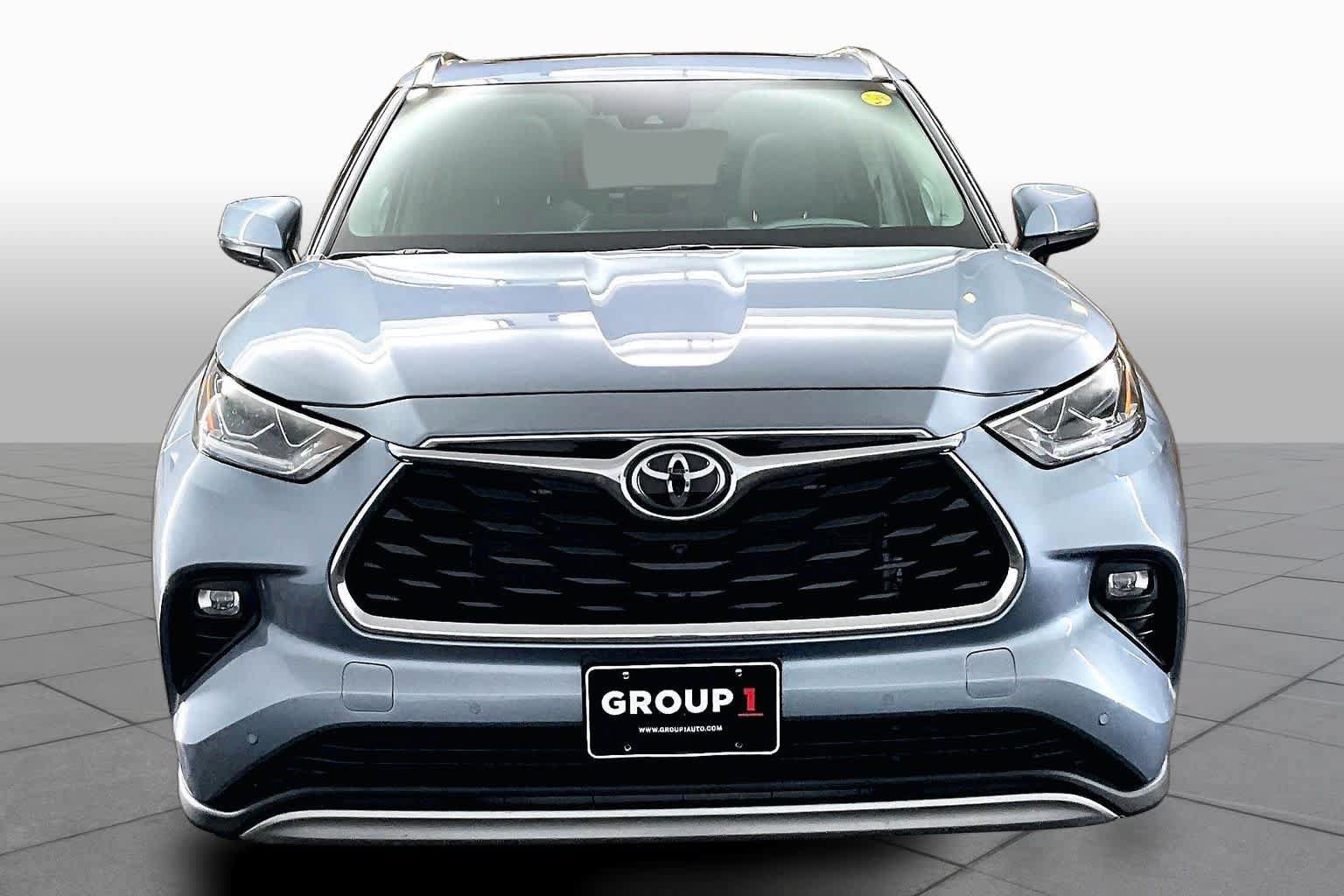 Used 2022 Toyota Highlander Platinum AWD/4WD image 4