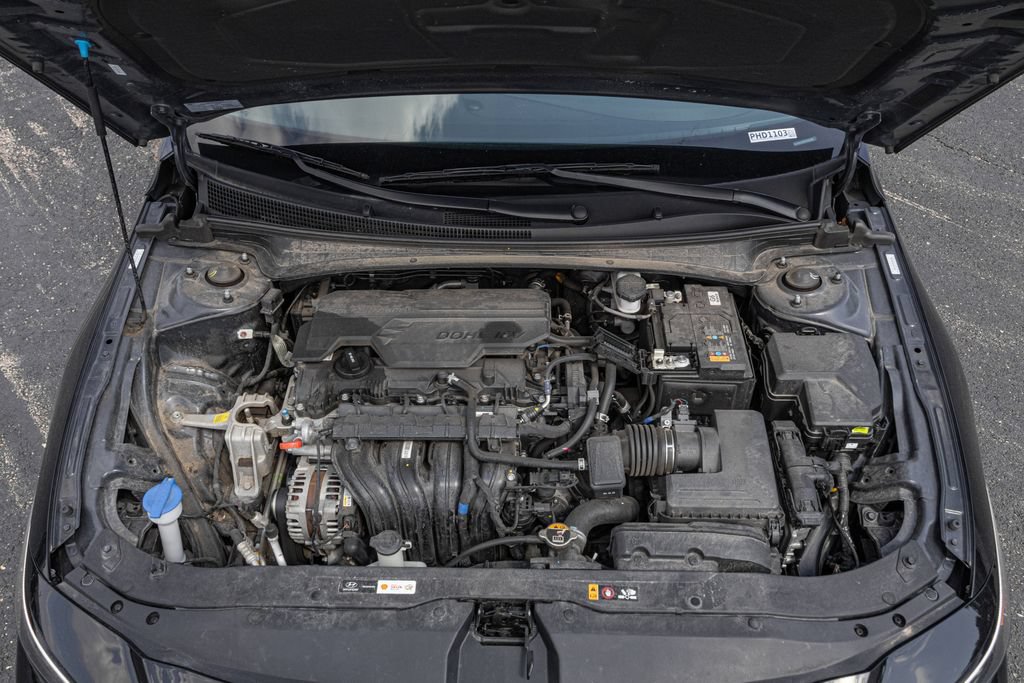 Certified 2024 Hyundai Elantra Limited FWD image 37
