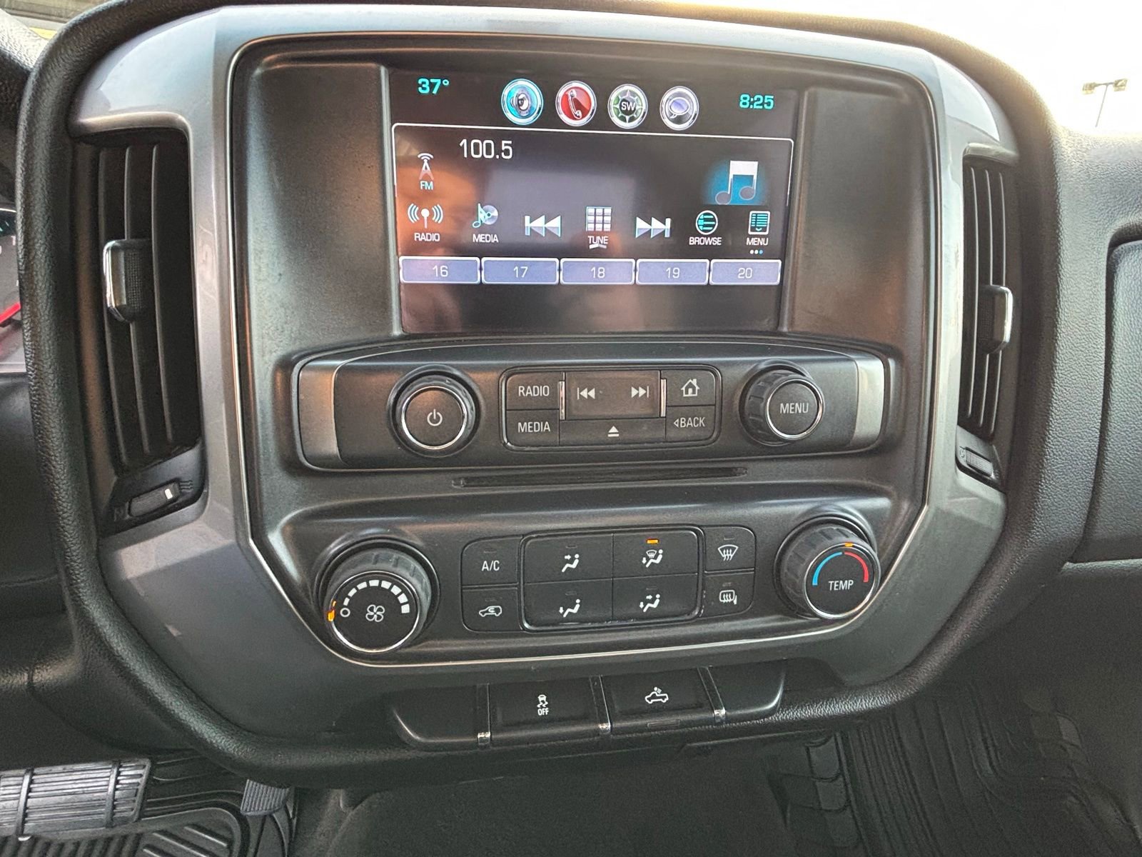 Used 2017 Chevrolet Silverado 2500 LT AWD/4WD image 16