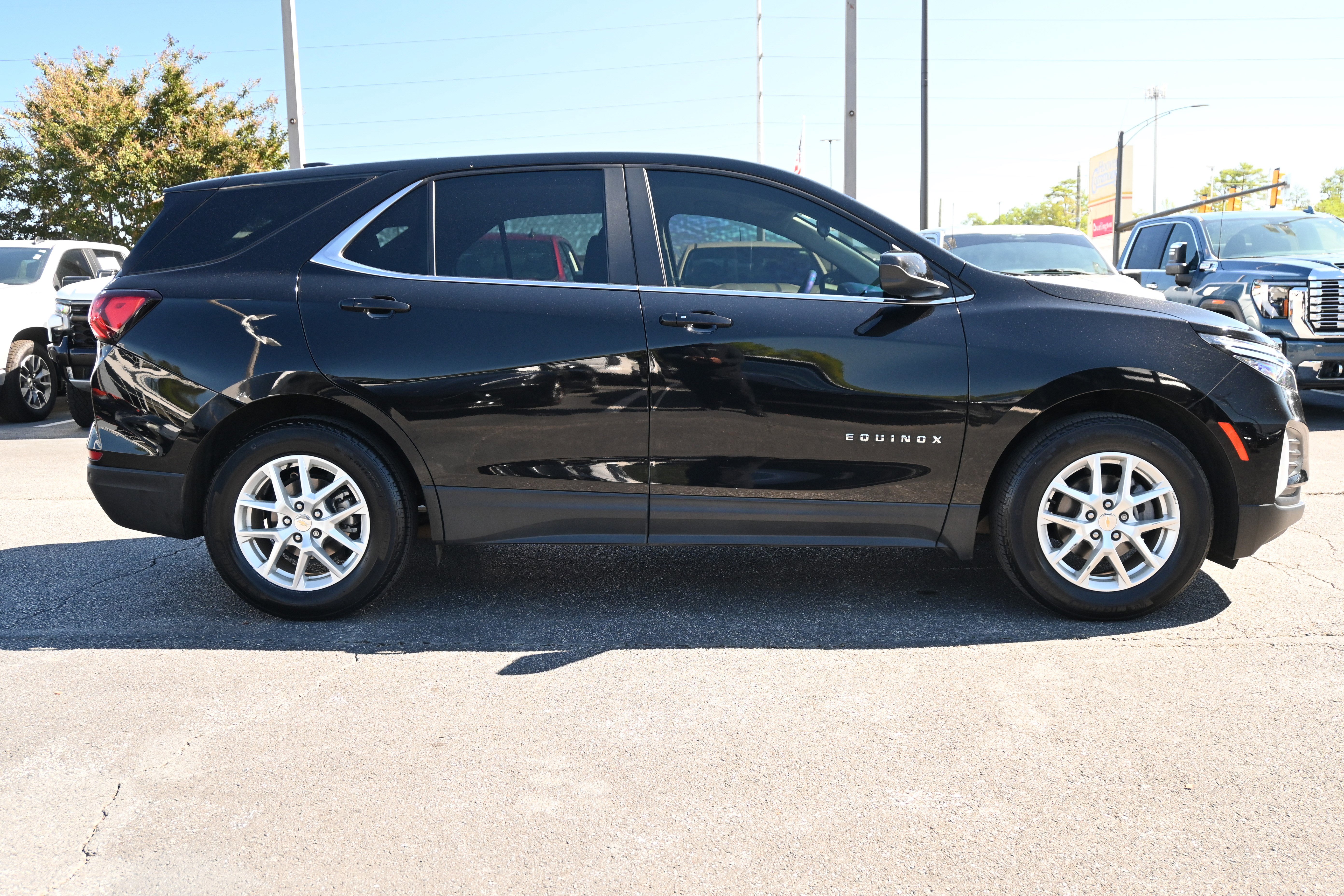 Used 2022 Chevrolet Equinox LT image 11