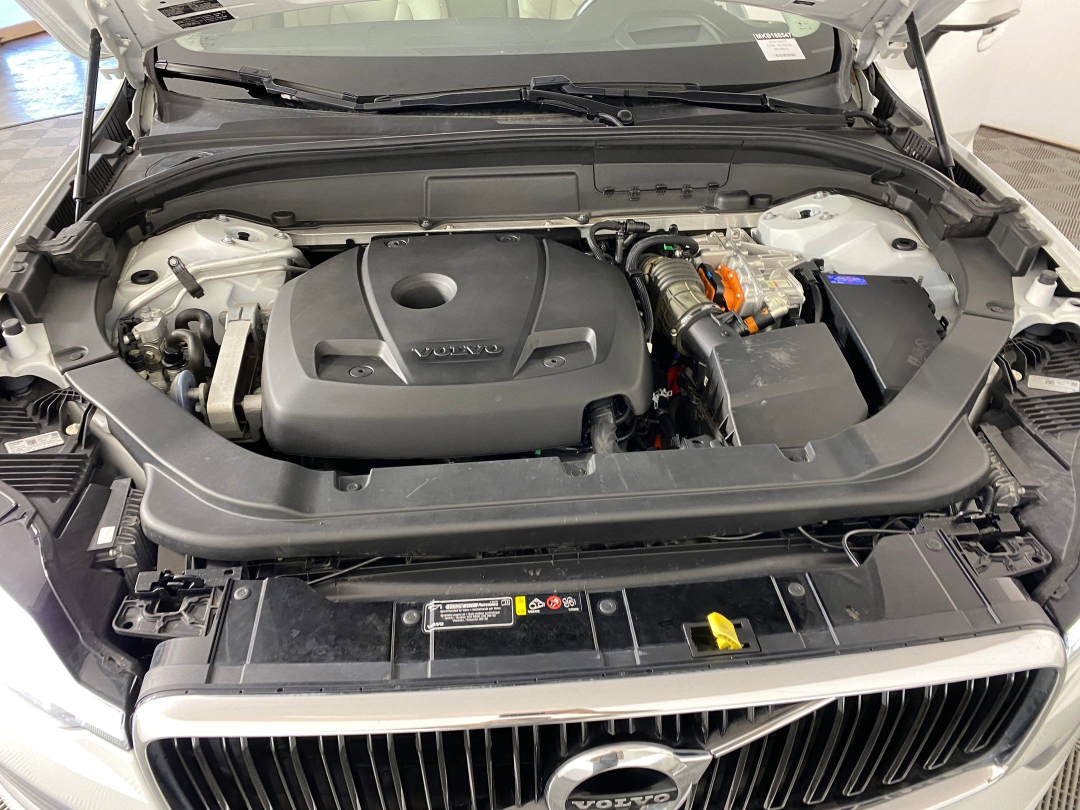 Used 2019 Volvo XC60 T8 Momentum w/ Advanced Package image 30