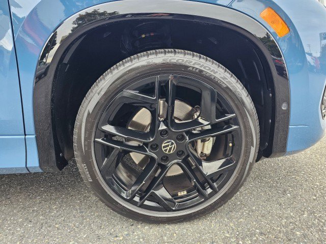 Used 2025 Volkswagen Tiguan SE R-Line AWD/4WD image 9