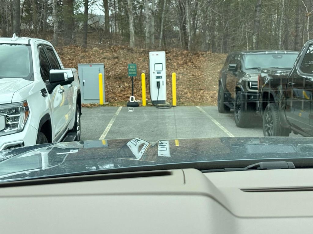 New 2026 GMC Yukon XL Denali w/ Denali Reserve Package image 13