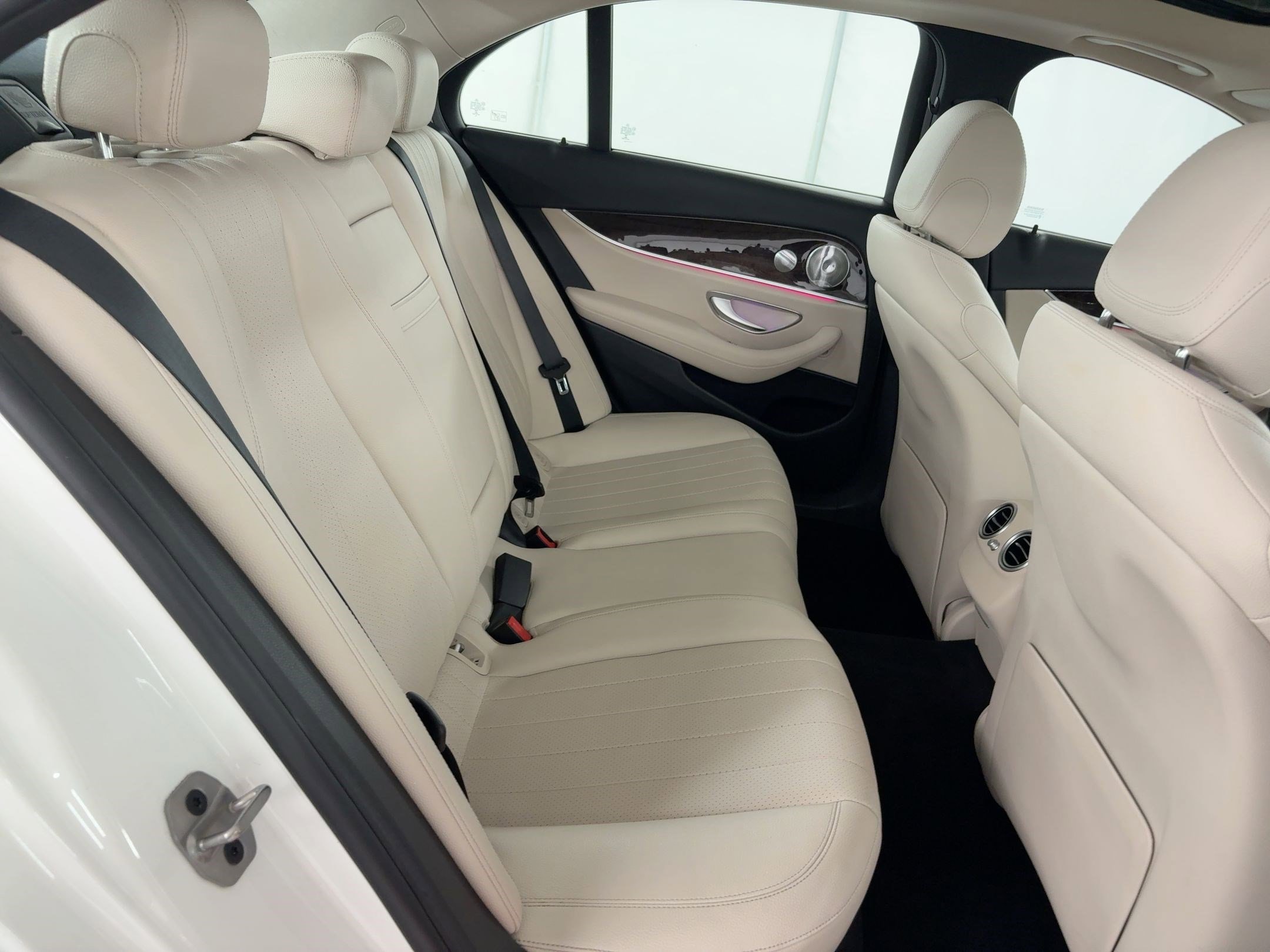 Used 2020 Mercedes-Benz E 350 Sedan image 30