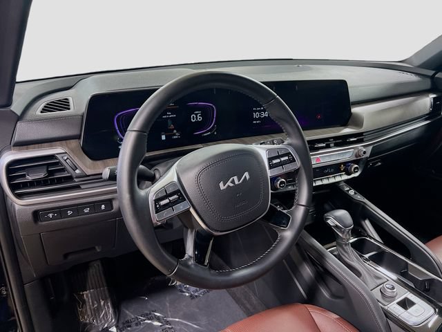 Certified 2023 Kia Telluride EX w/ EX Captain's Chair Package FWD image 9