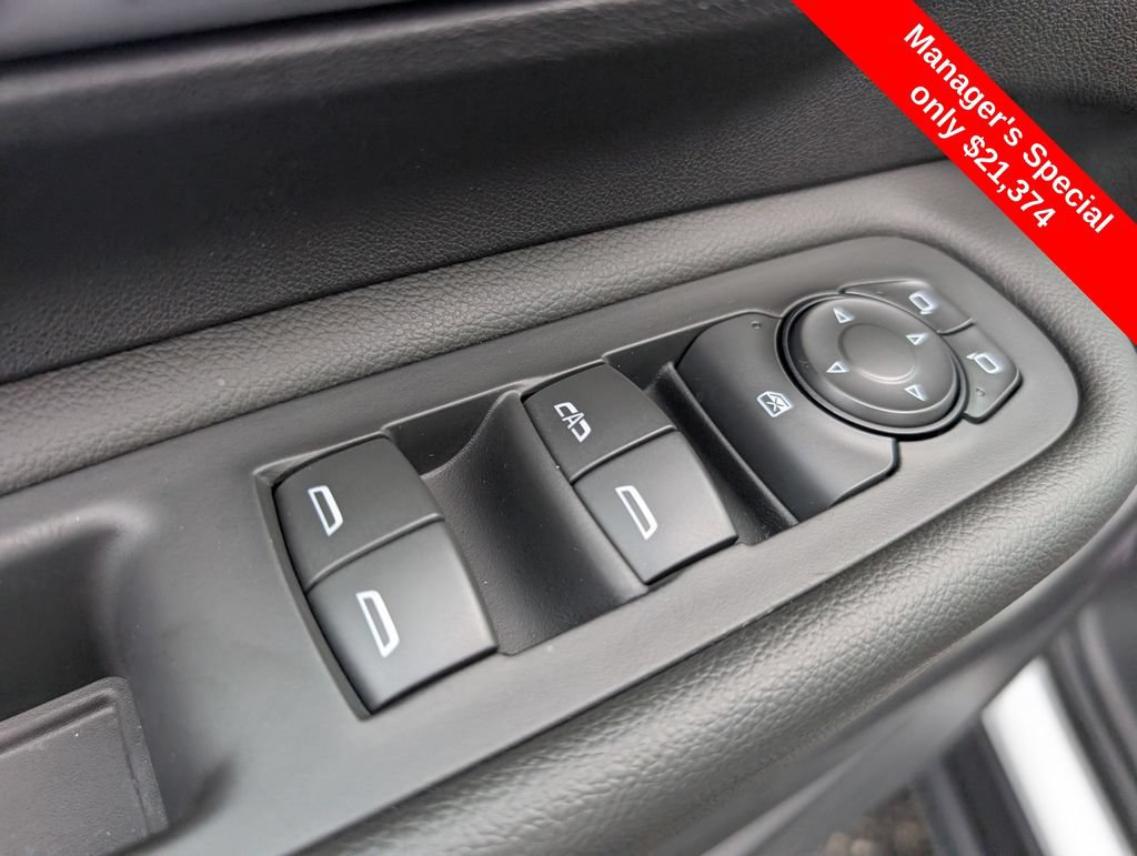 Used 2022 GMC Terrain SLT FWD image 16