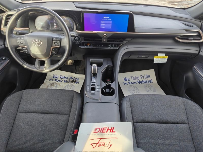 Used 2023 Toyota Crown XLE image 21