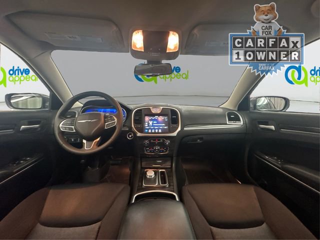 Used 2022 Chrysler 300 Touring image 27