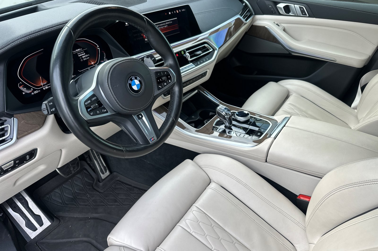 Used 2021 BMW X5 xDrive40i w/ M Sport Package AWD/4WD image 10