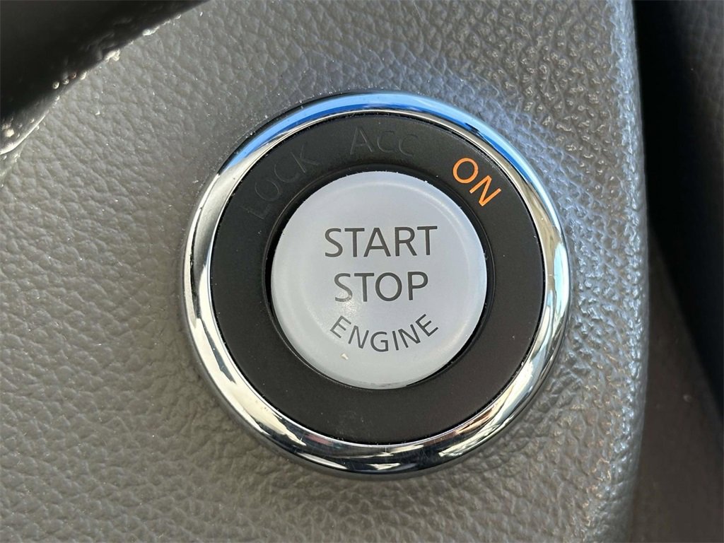 Used 2013 INFINITI G37 Journey w/ Premium Pkg image 8