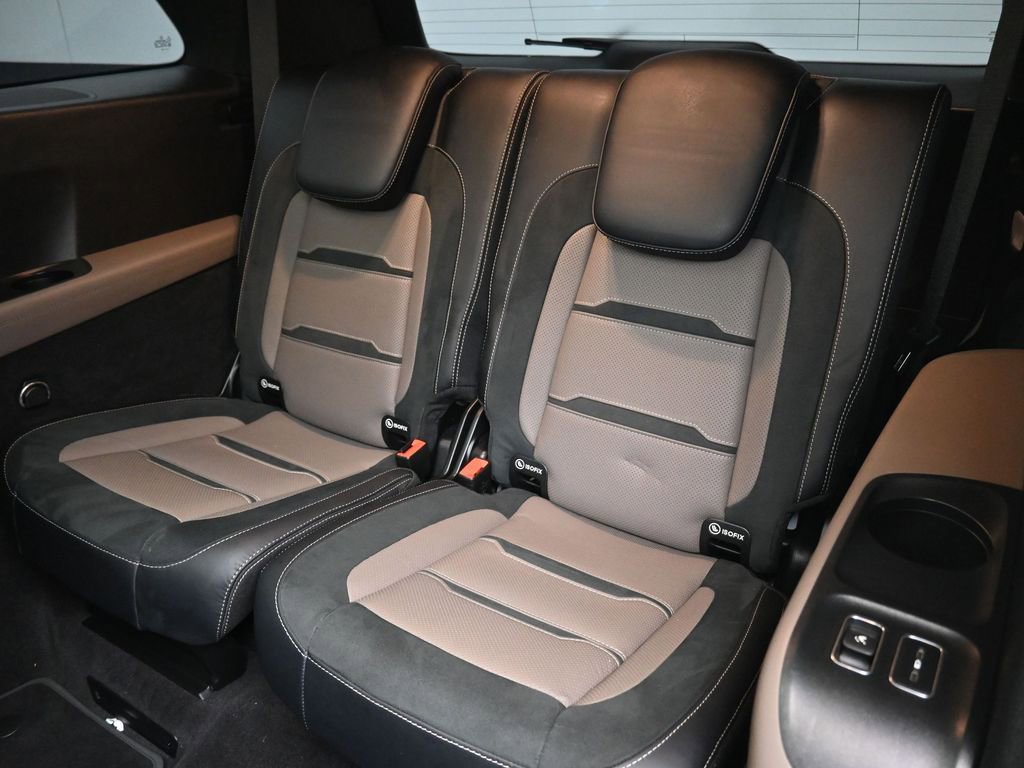 Used 2021 Mercedes-Benz GLS 63 AMG 4MATIC w/ Warmth & Comfort Package image 21