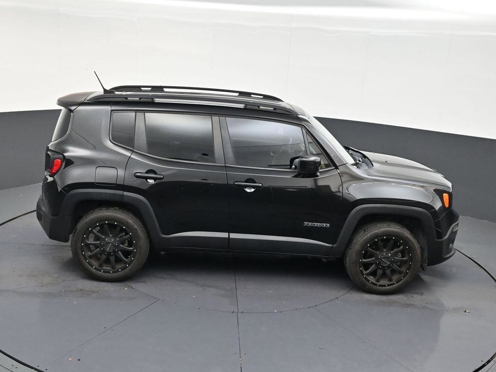 Used 2017 Jeep Renegade Latitude image 17