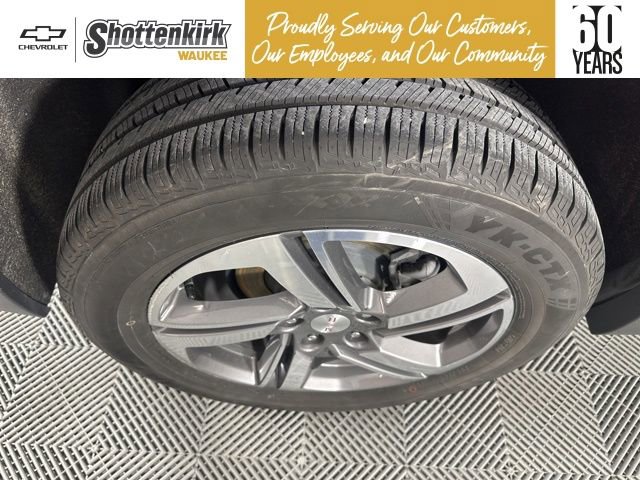 Used 2020 GMC Terrain SLT w/ Preferred Package image 11