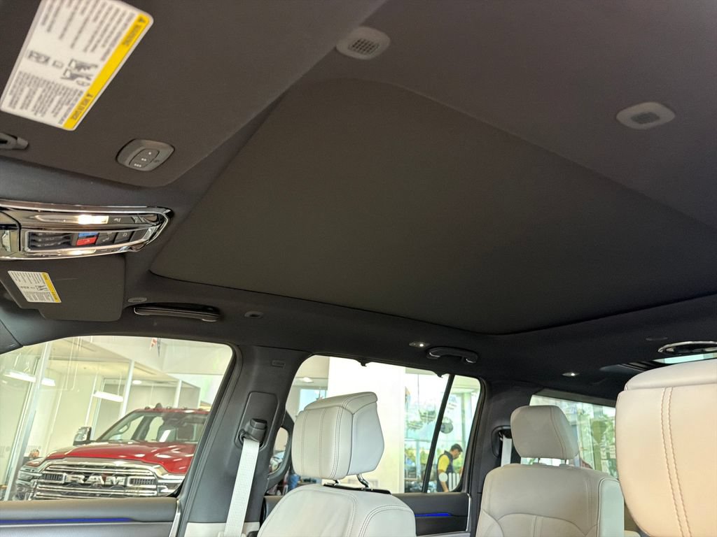 New 2026 Jeep Grand Wagoneer Summit w/ Premium Group III AWD/4WD image 27