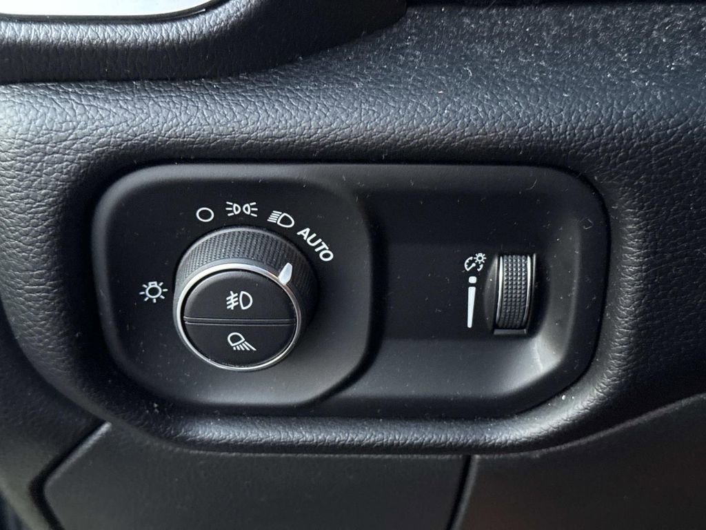 Used 2024 RAM 2500 Big Horn w/ Bed Utility Group image 44