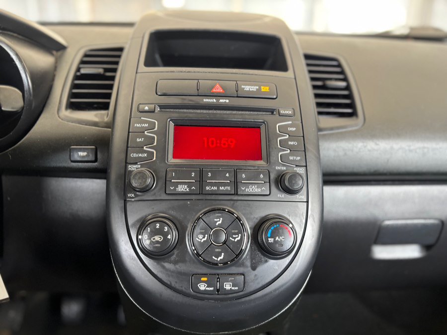 Used 2012 Kia Soul FWD image 26