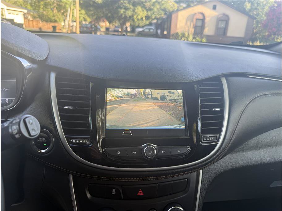 Used 2019 Chevrolet Trax LT w/ LT Convenience Package FWD image 11