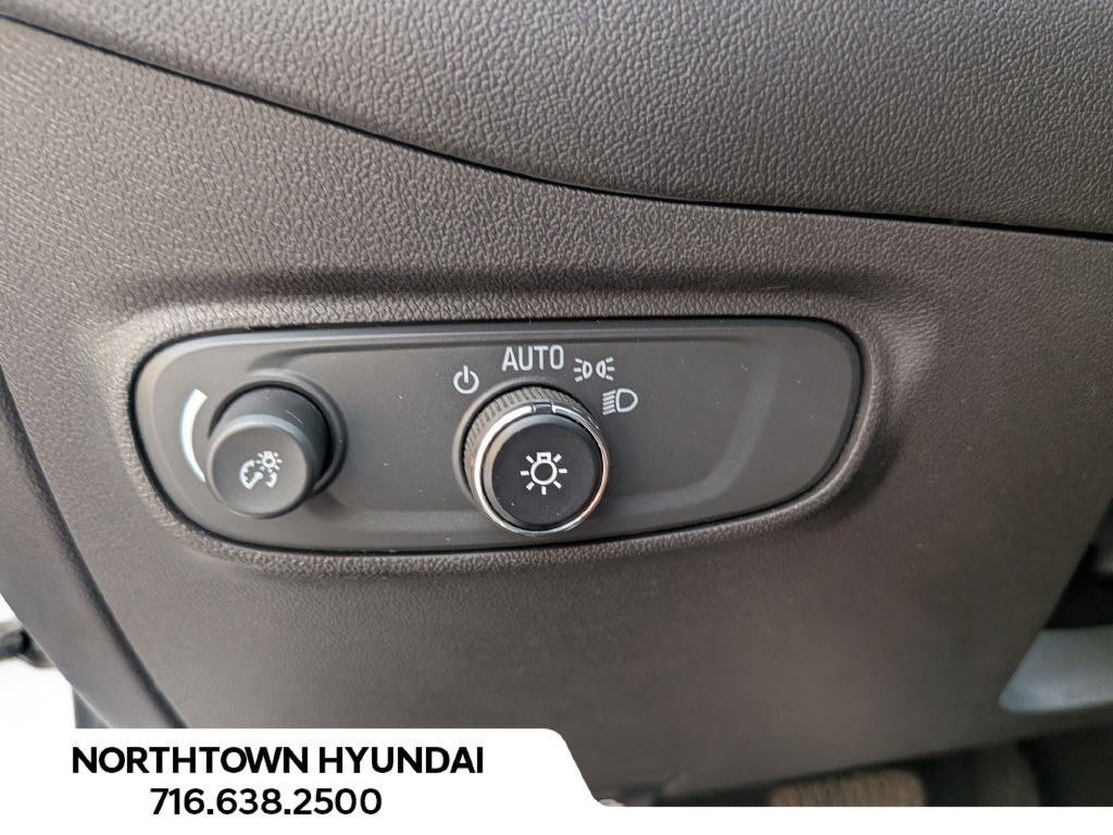Used 2023 Chevrolet Equinox LT FWD image 25