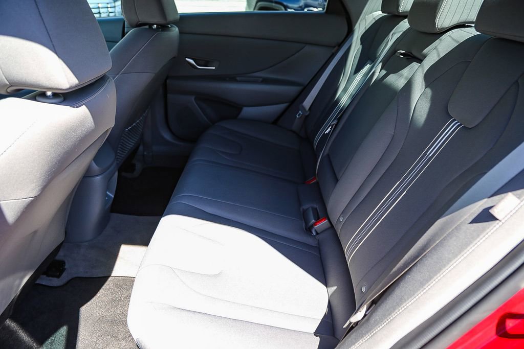 Certified 2024 Hyundai Elantra SEL w/ Convenience Package FWD image 18