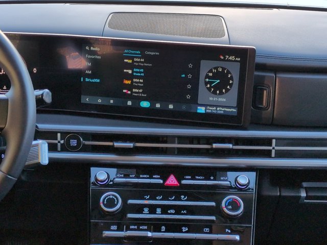 Used 2026 Hyundai Santa Fe SE FWD image 17