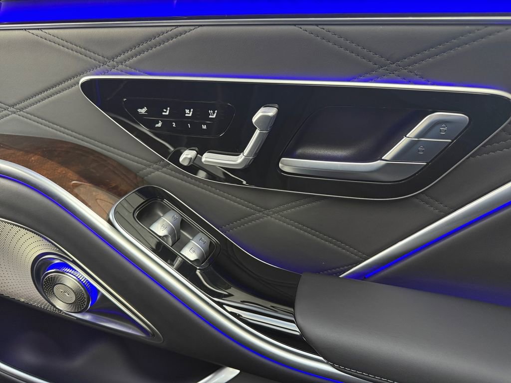 Used 2024 Mercedes-Benz Maybach S 580 4MATIC image 38
