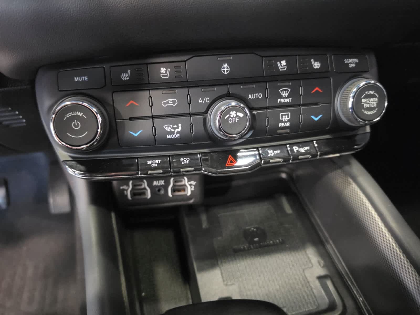 Used 2024 Dodge Durango R/T AWD/4WD image 27