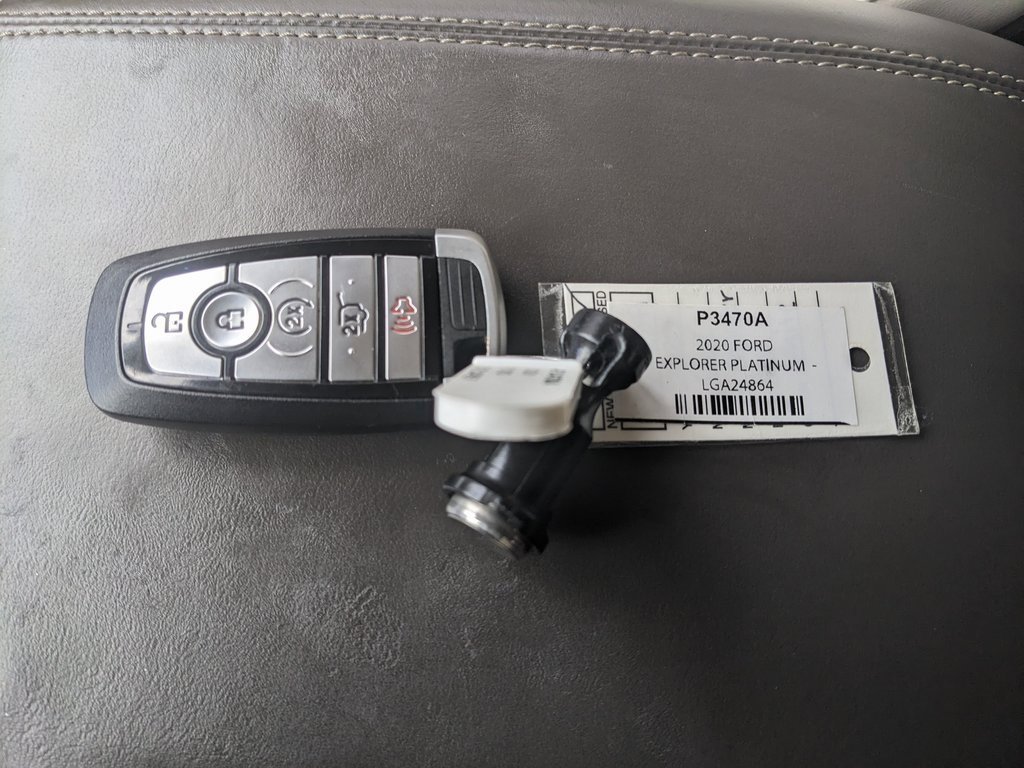 Used 2020 Ford Explorer Platinum w/ Premium Technology Package image 34