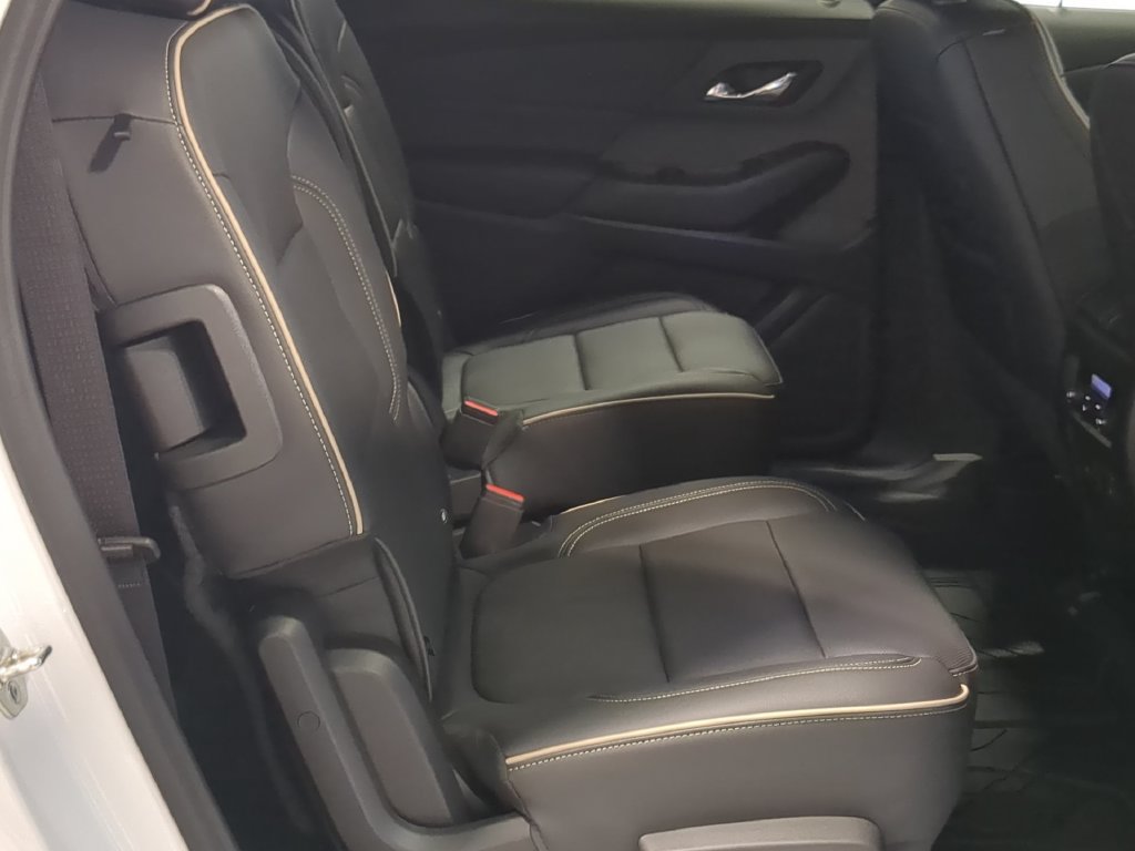 Used 2023 Chevrolet Traverse Premier w/ LPO, Floor Liner Package FWD image 20