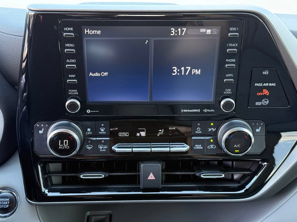 Used 2022 Toyota Highlander XLE AWD/4WD image 27