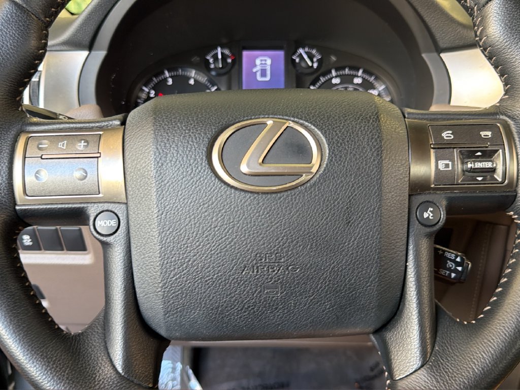 Used 2016 Lexus GX 460 w/ Preferred Accessory Package AWD/4WD image 21