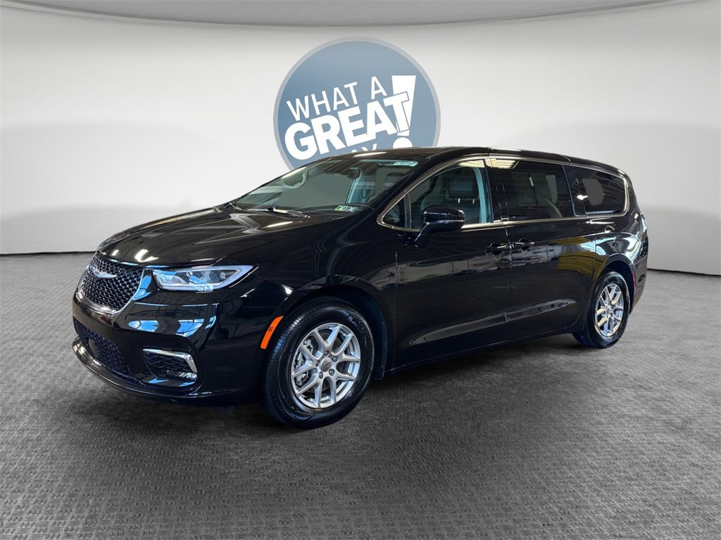 Used 2024 Chrysler Pacifica Touring-L image 8