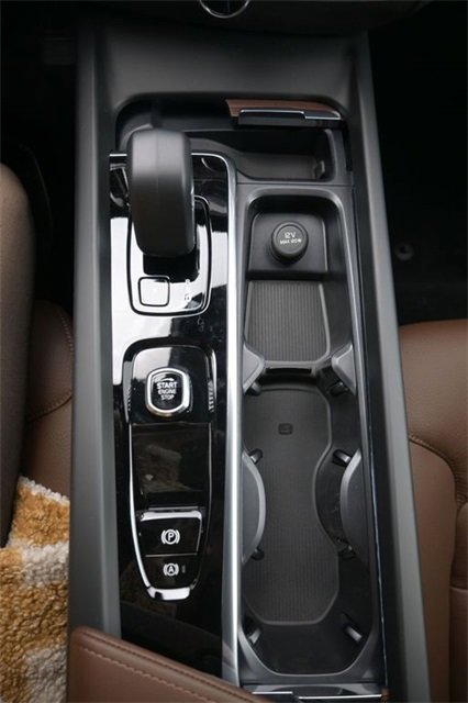 New 2026 Volvo V60 B5 Cross Country Plus w/ Protection Package Premier image 11