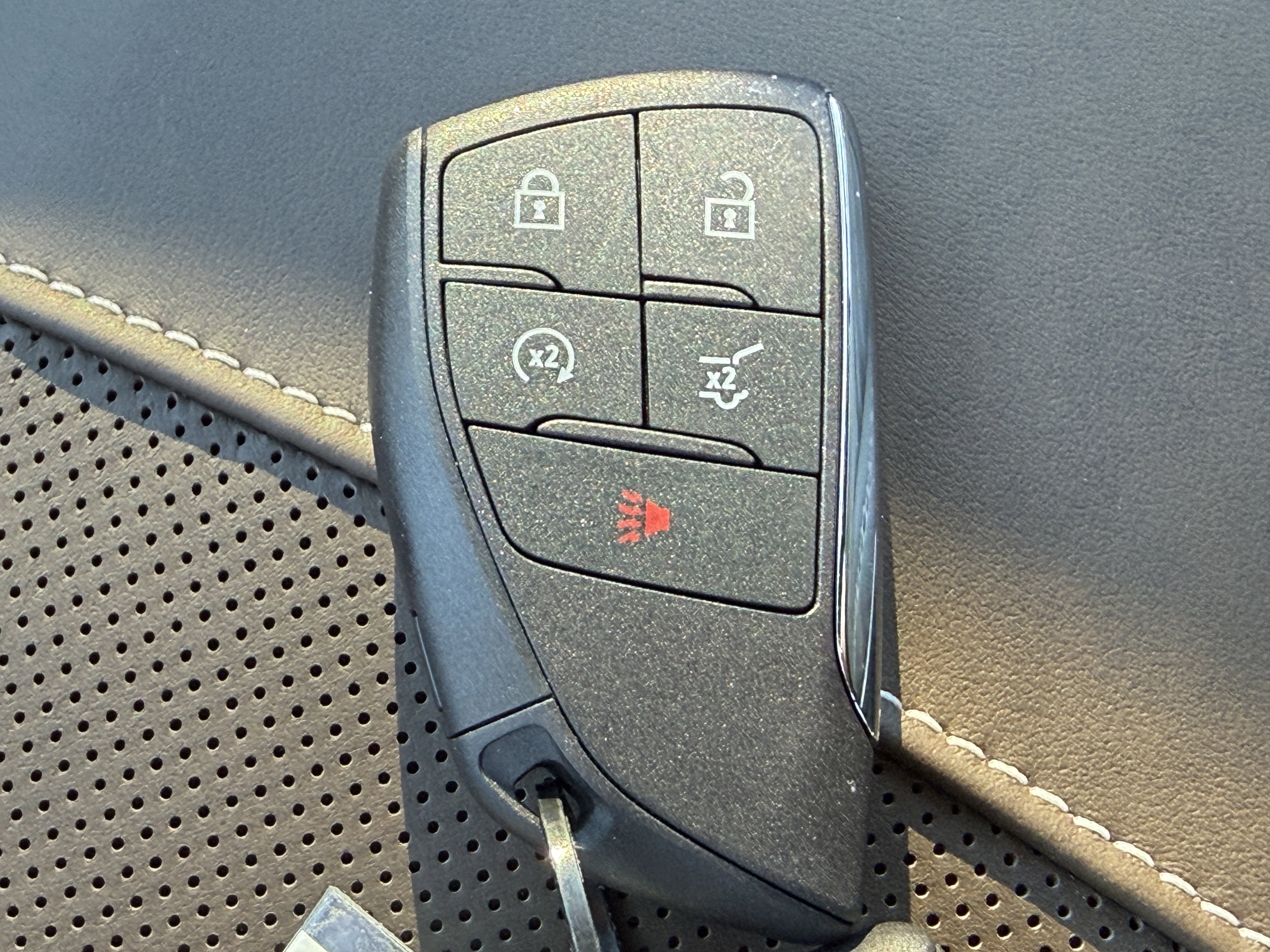 New 2026 GMC Acadia Denali Ultimate w/ LPO, Floor Liner Package image 40