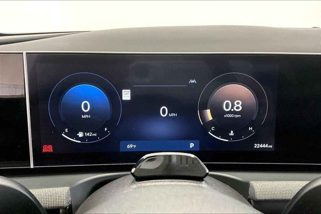 Certified 2025 Hyundai Santa Cruz Limited AWD/4WD image 22