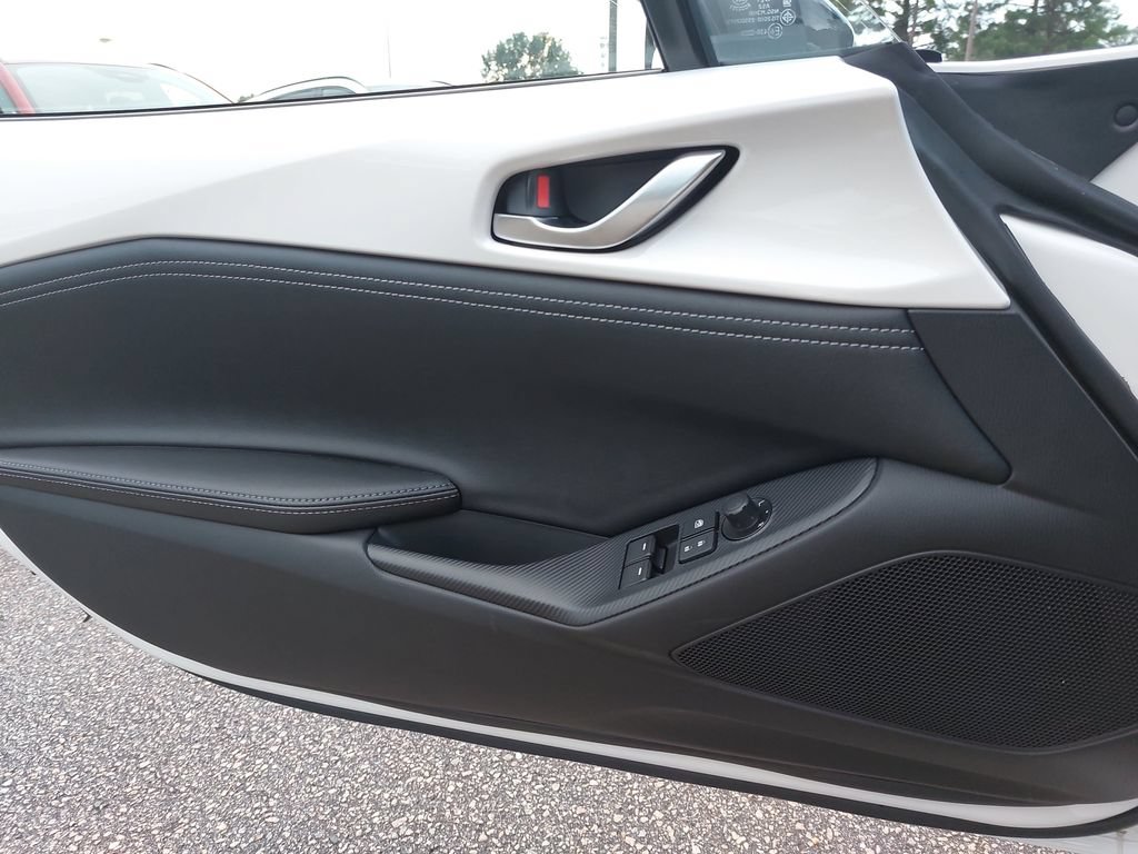 New 2026 MAZDA MX-5 Miata Club w/ Interior Package RWD image 19