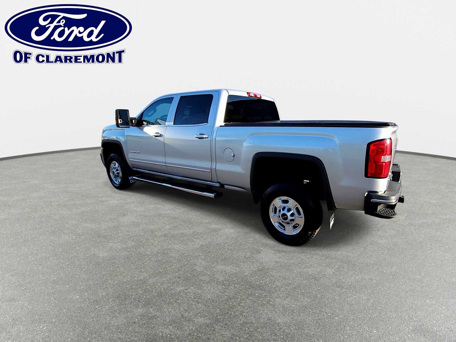 Used 2016 GMC Sierra 2500 SLE w/ SLE Preferred Package AWD/4WD image 6