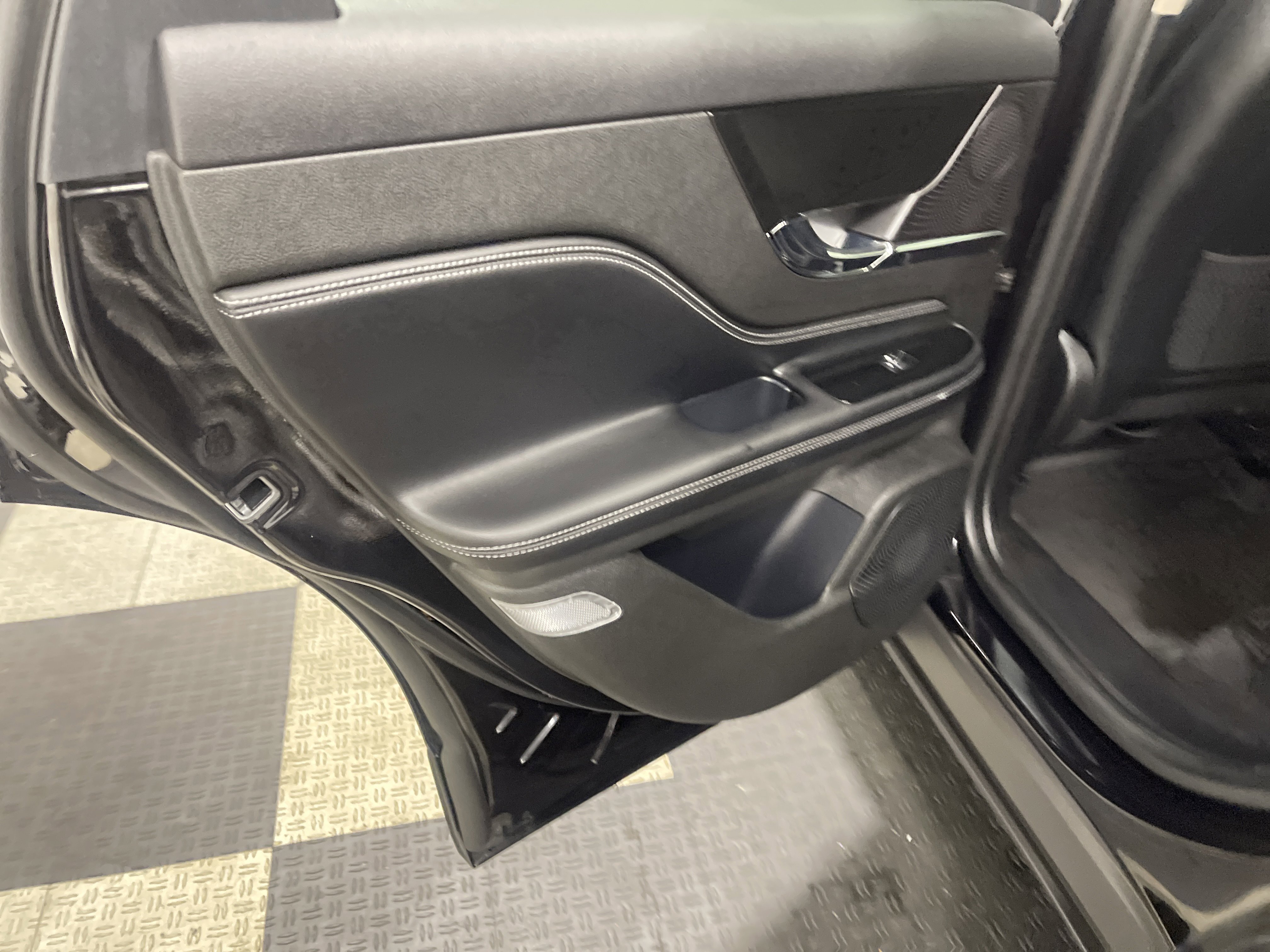 Used 2023 Lincoln Corsair FWD image 15