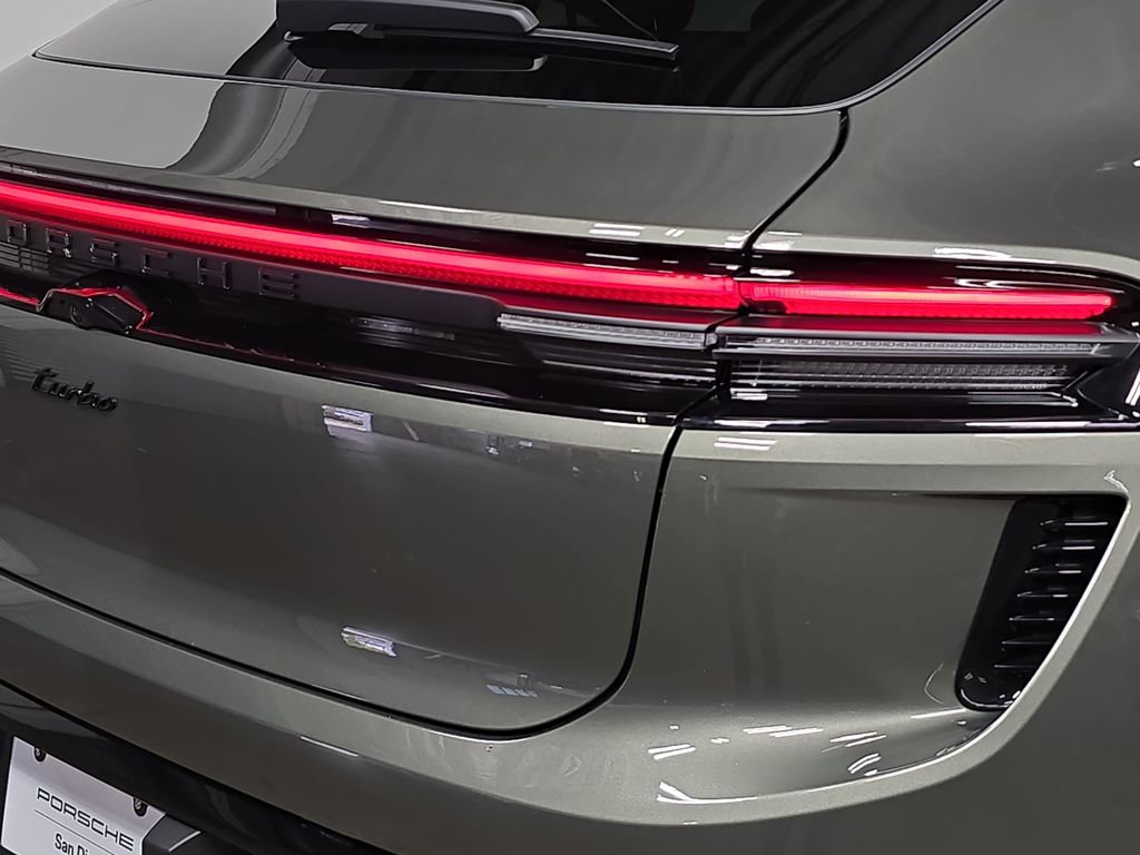 Certified 2025 Porsche Macan Turbo Electric AWD/4WD image 30