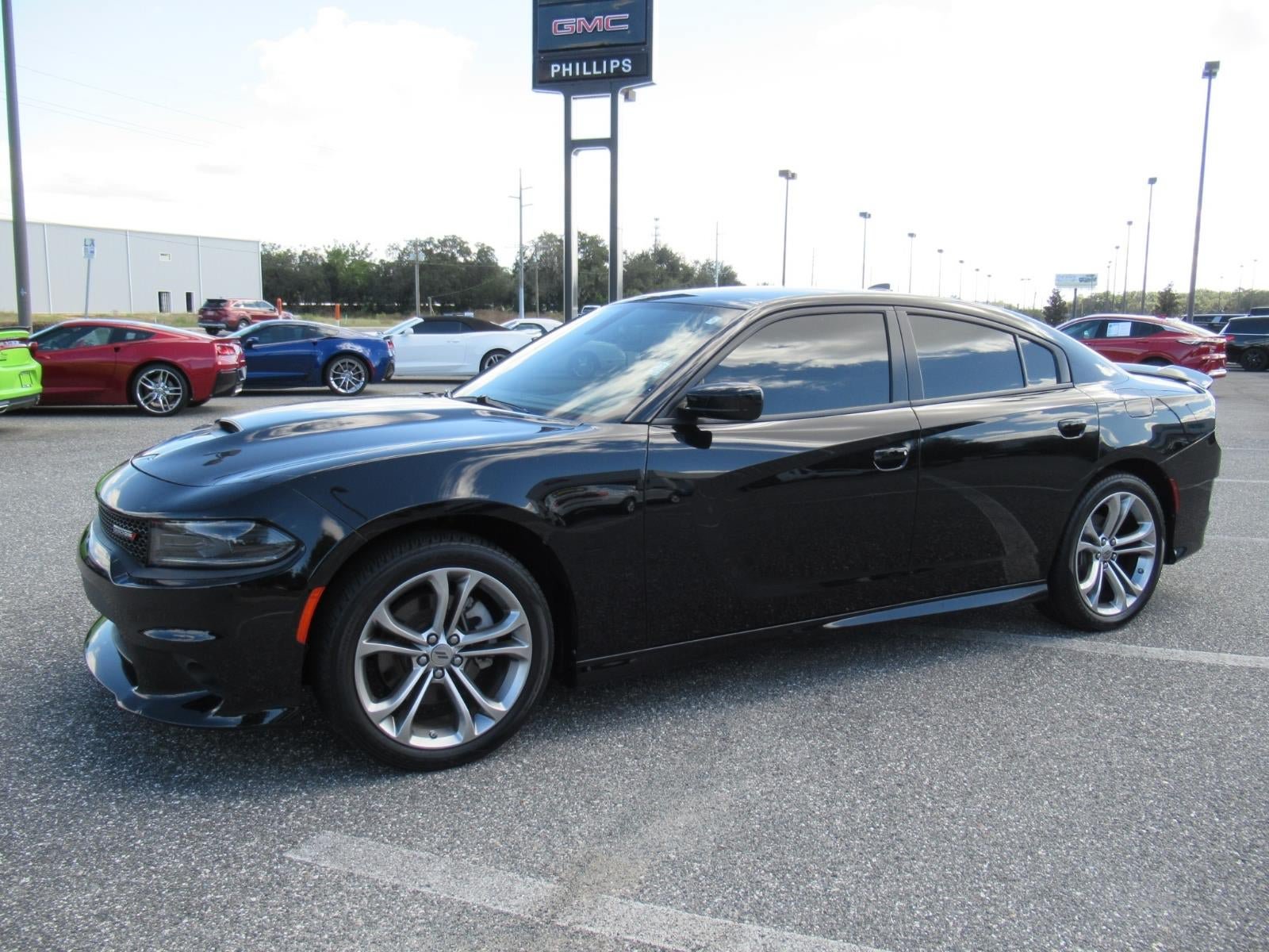 Used 2022 Dodge Charger GT w/ Plus Group RWD image 4