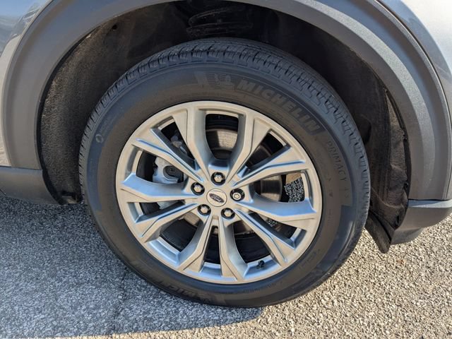 Used 2023 Ford Explorer XLT w/ Equipment Group 202A AWD/4WD image 9