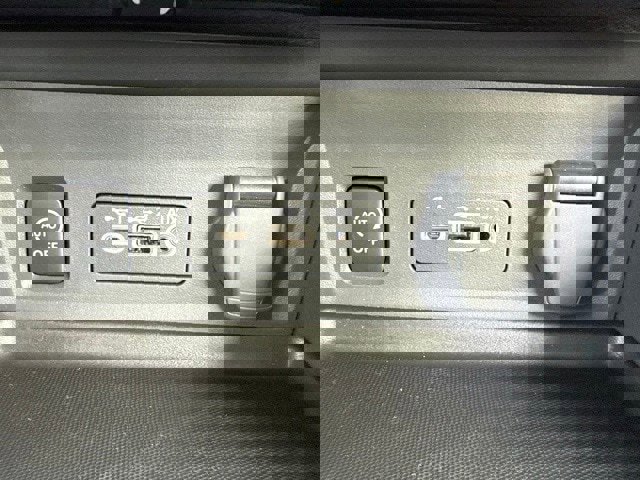 New 2025 Nissan Sentra SR w/ SR Premium Package image 31