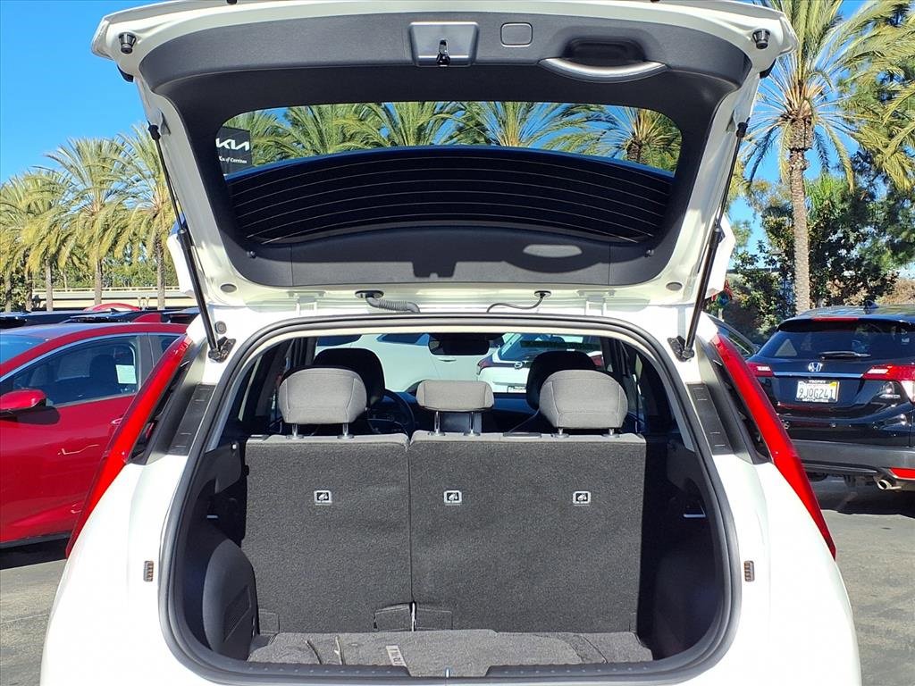 Used 2025 Kia Niro LX image 24