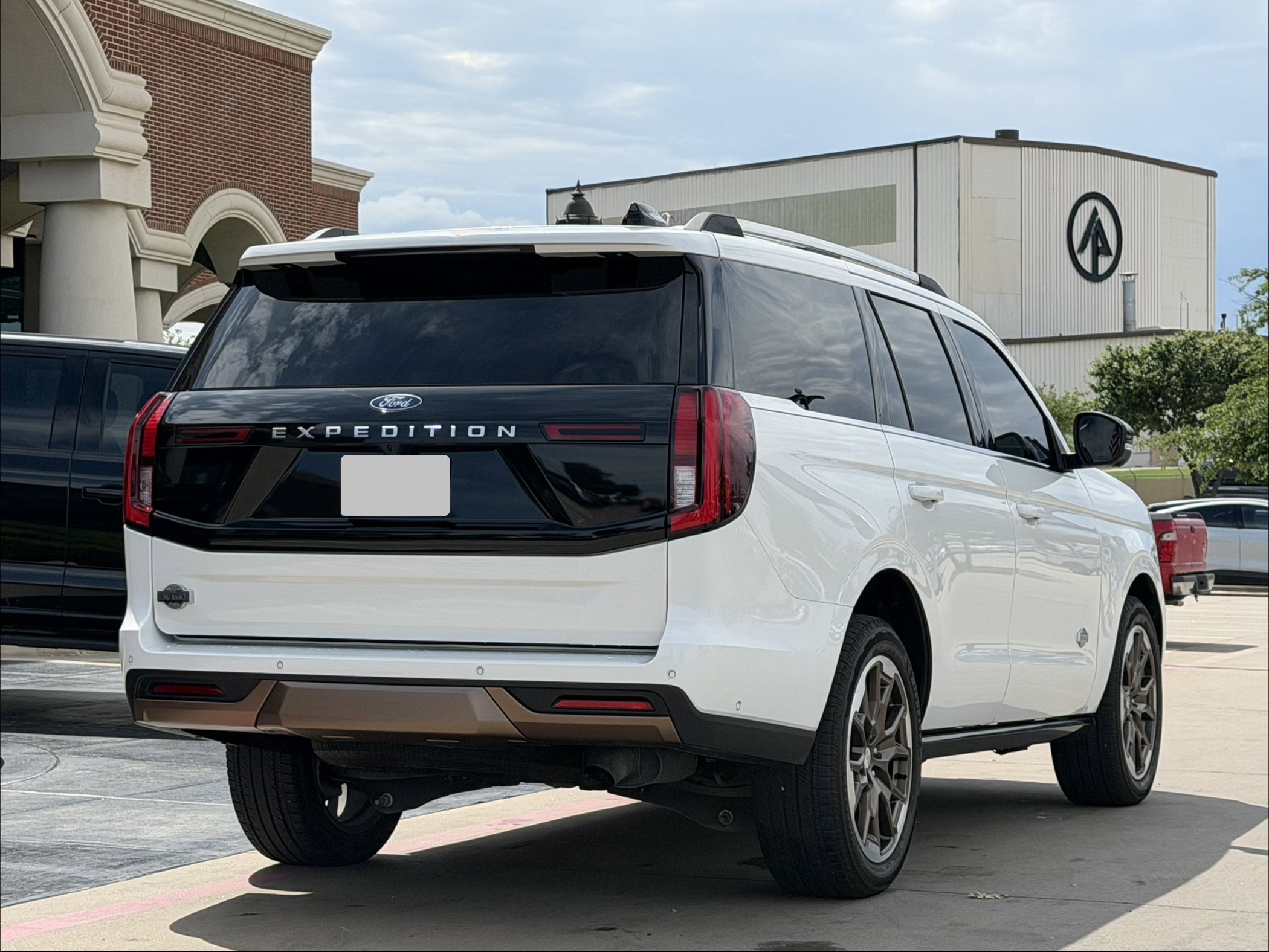 Used 2025 Ford Expedition King Ranch AWD/4WD image 4