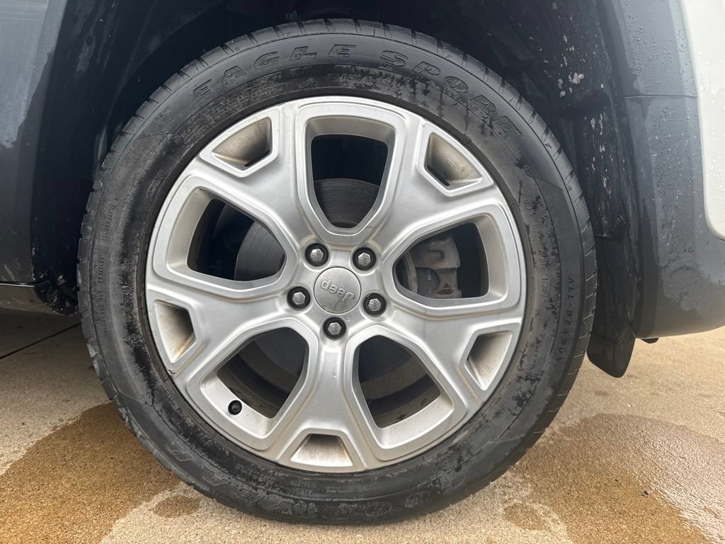 Used 2020 Jeep Renegade Limited w/ UConnect 8.4 Nav Group AWD/4WD image 24