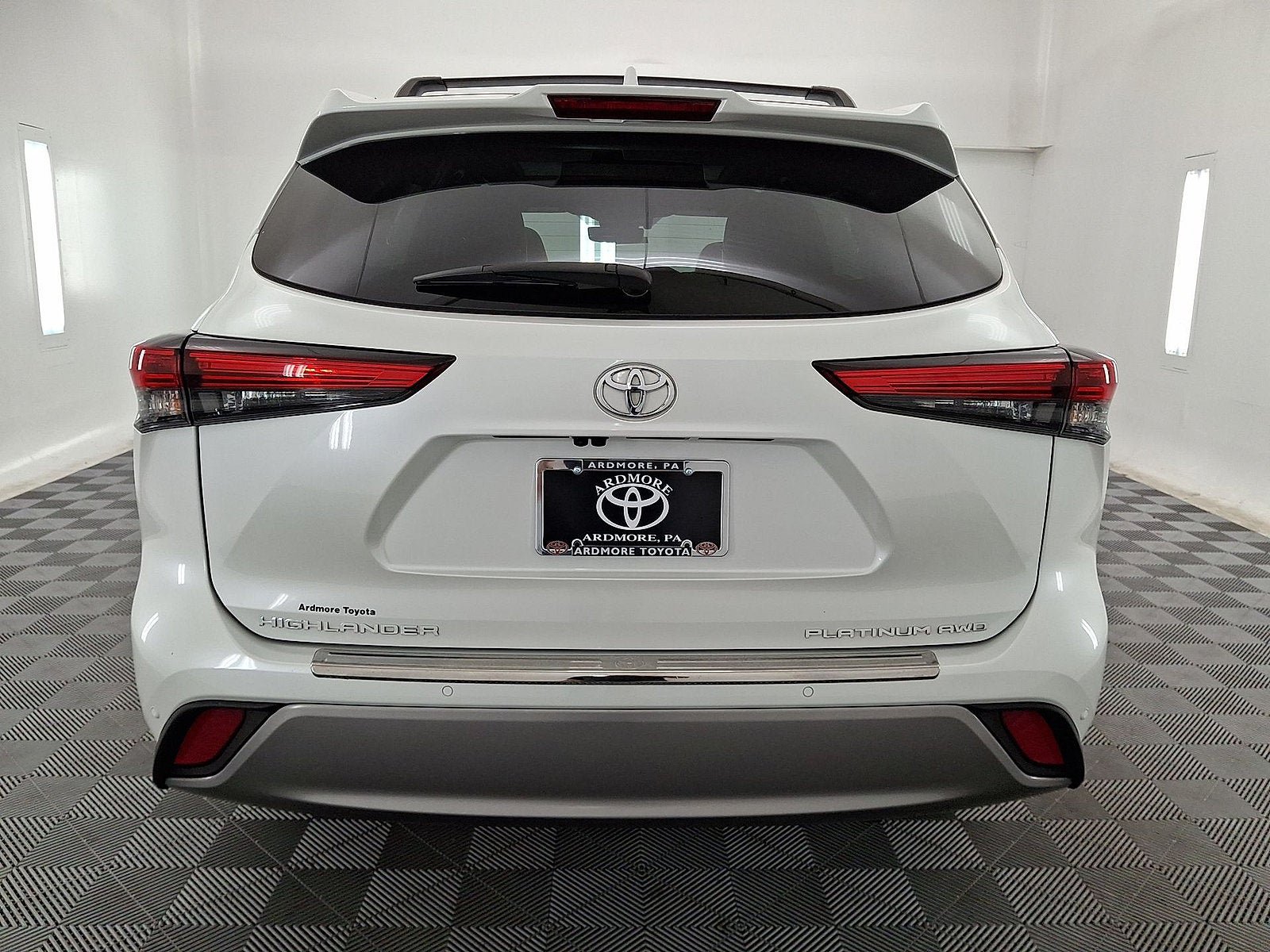 Used 2022 Toyota Highlander Platinum AWD/4WD image 15