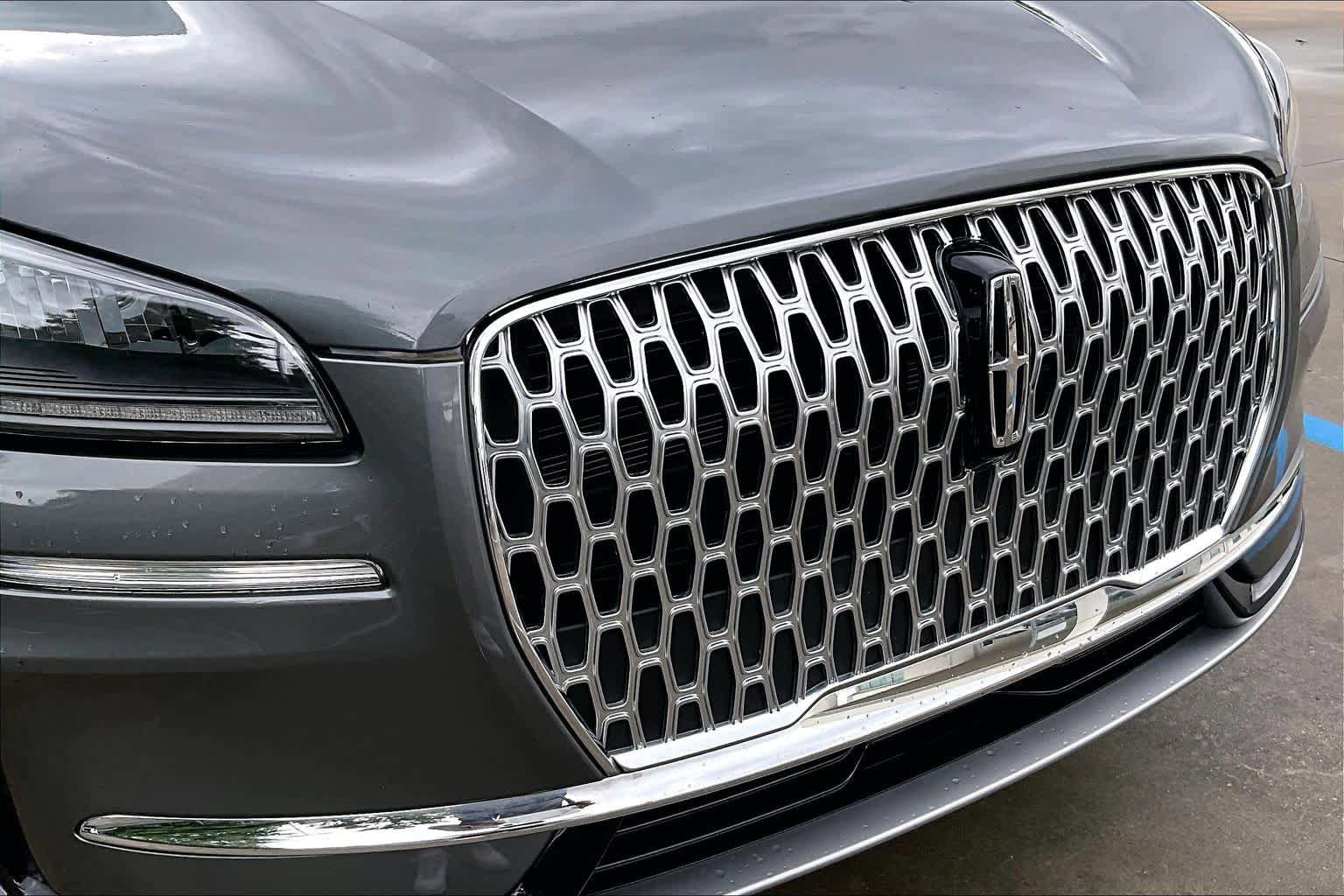 Used 2025 Lincoln Corsair FWD image 28