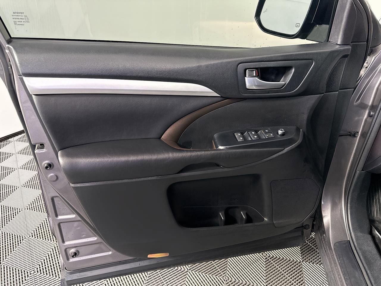 Used 2018 Toyota Highlander XLE image 20