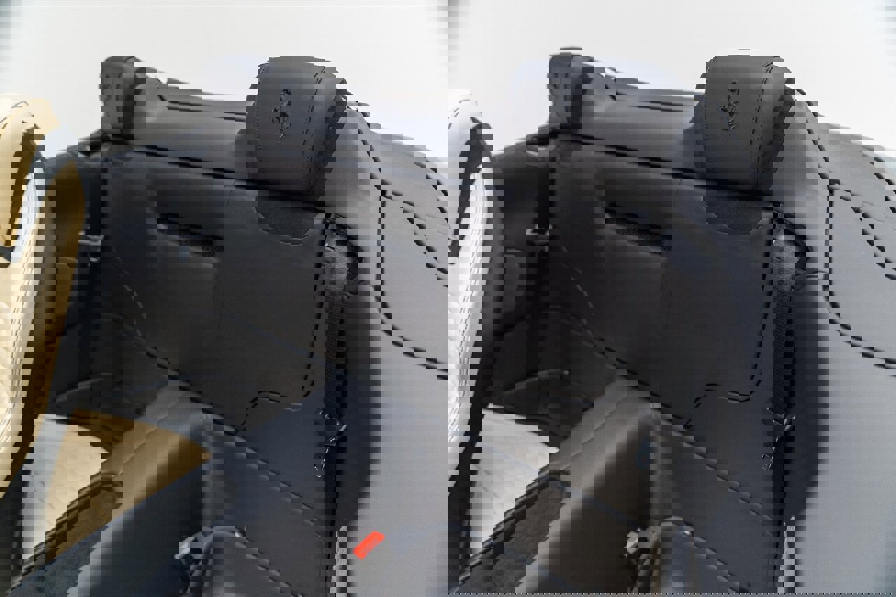 Used 2025 Ferrari Roma Spider image 21